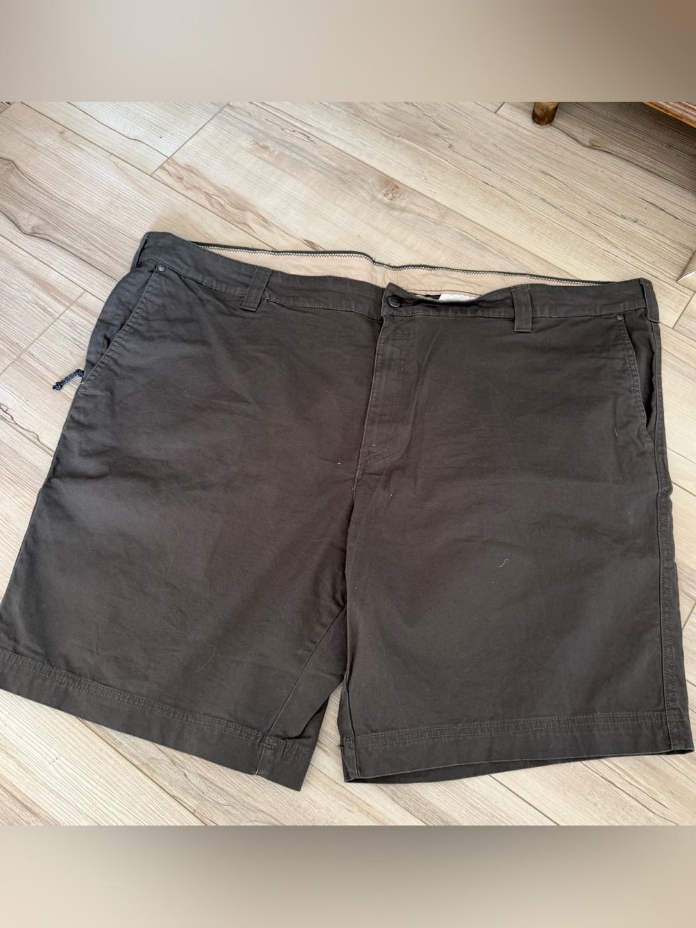 Columbia brown flat front cargo chino shorts size 48